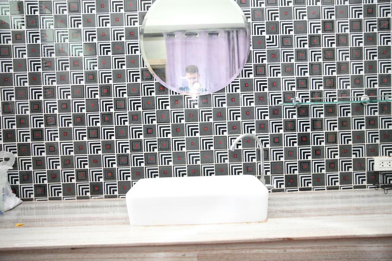 Interpartie Hotel Bangkok Buitenkant foto
